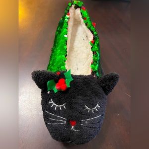 Capellini New York reversible sequin slipper socks.